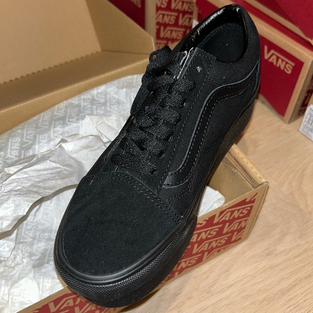 All black old skool stackform vans